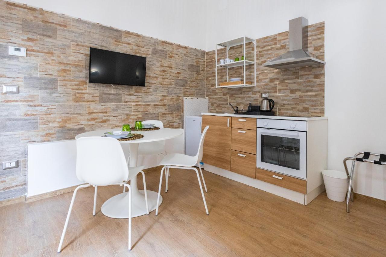 Lovely Rooms - Guest House Suites Triggiano Ngoại thất bức ảnh
