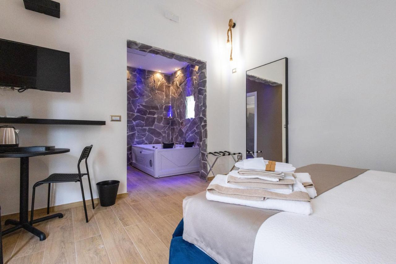 Lovely Rooms - Guest House Suites Triggiano Ngoại thất bức ảnh