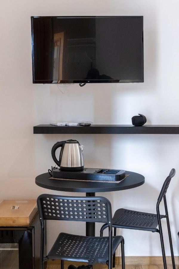 Lovely Rooms - Guest House Suites Triggiano Ngoại thất bức ảnh