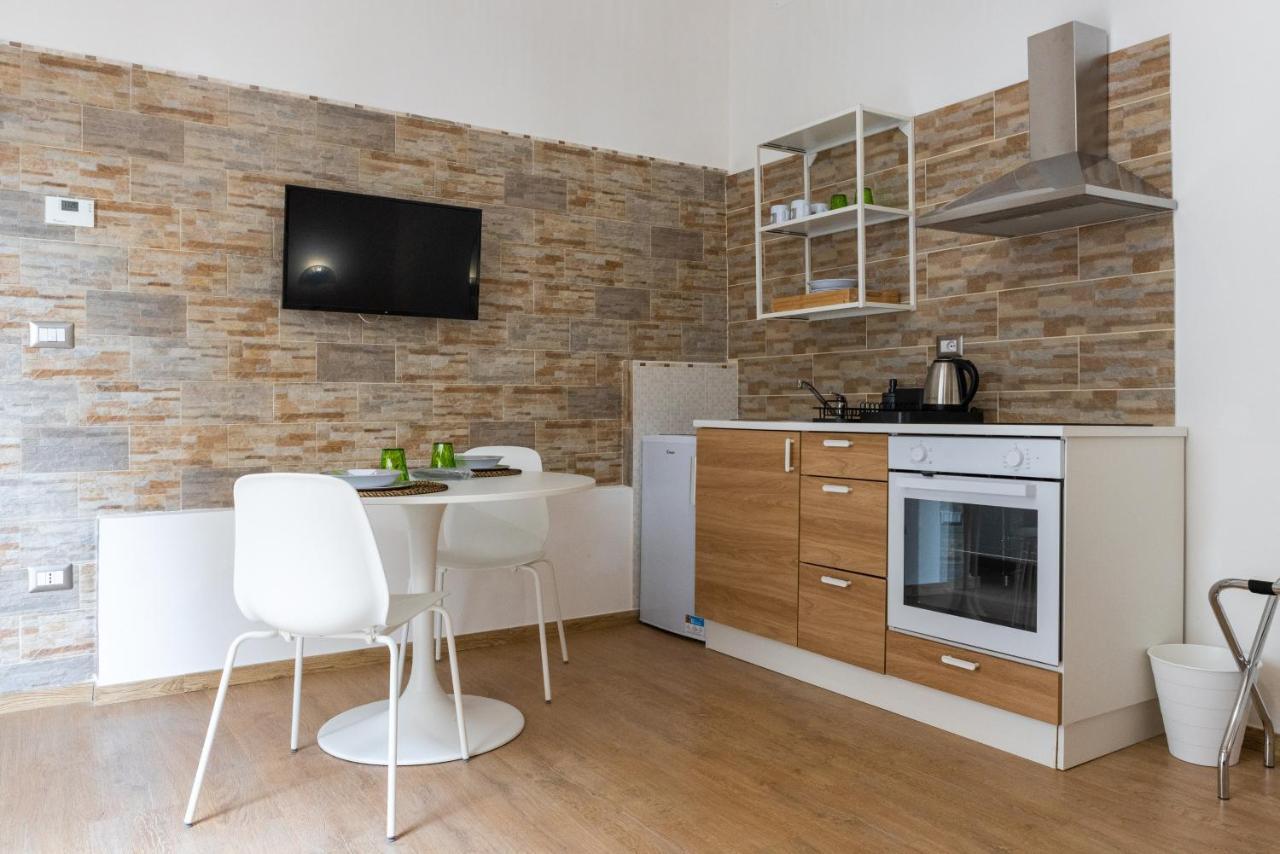 Lovely Rooms - Guest House Suites Triggiano Ngoại thất bức ảnh