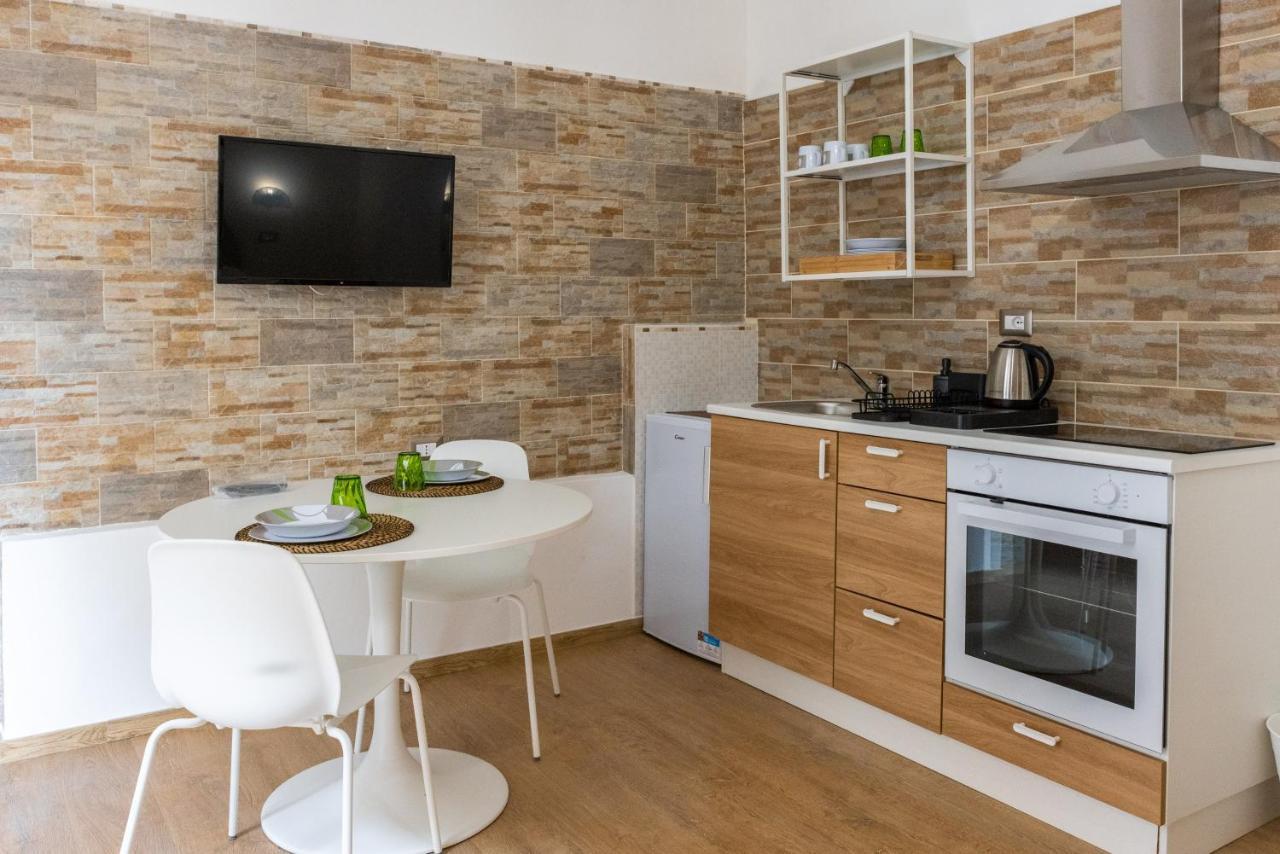Lovely Rooms - Guest House Suites Triggiano Ngoại thất bức ảnh