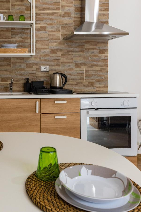 Lovely Rooms - Guest House Suites Triggiano Ngoại thất bức ảnh